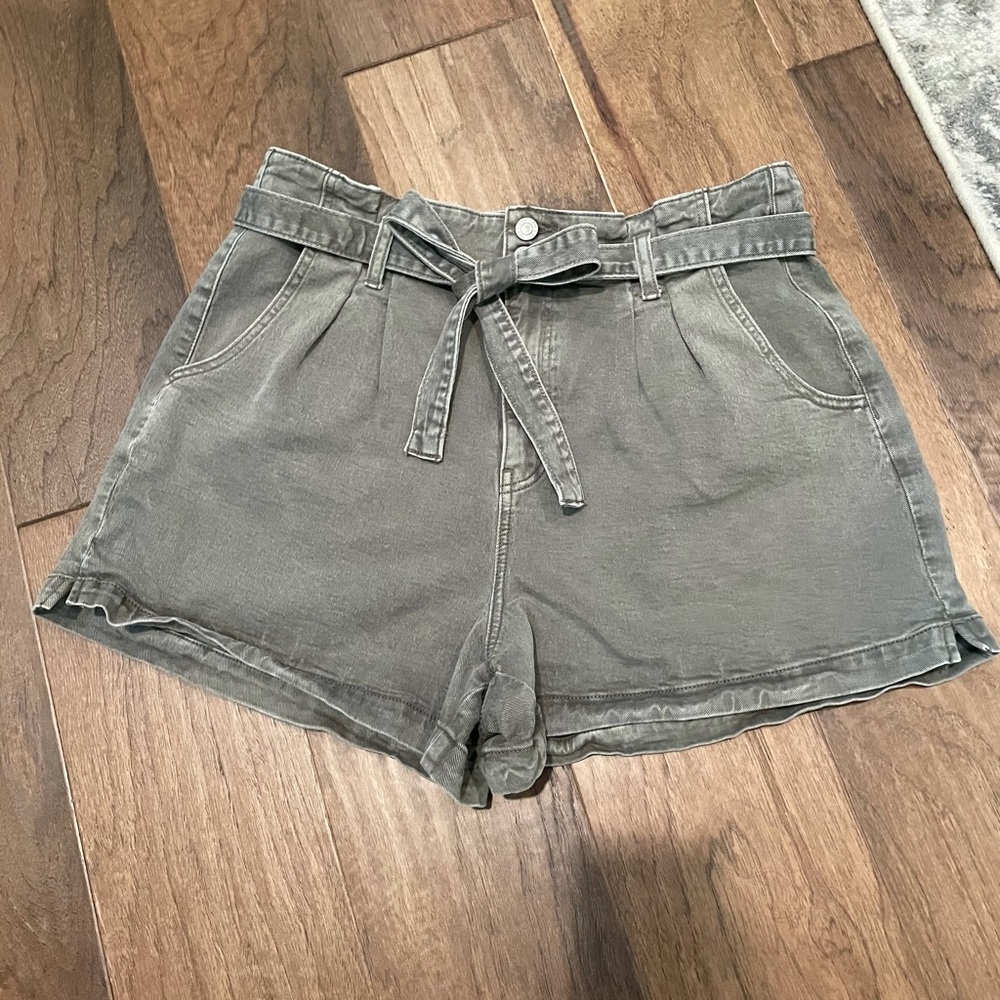 American Eagle Paperbag Mom Shorts